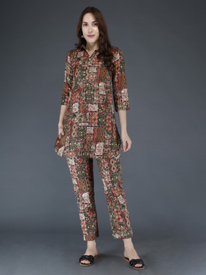BaiWalaz Women Printed Green Night Suit Set