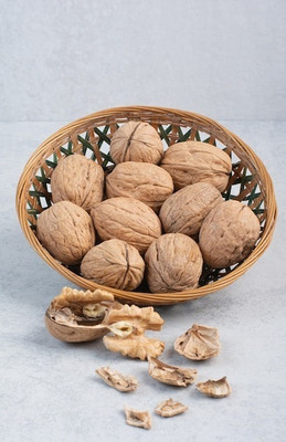 ZION Kashmiri Walnuts, Inshell / Sabut Akhrot Walnuts(1 x 0.5 kg)