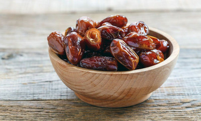 GO GRASS | MUZAFATI | Arabian Dates | Exceptional Taste And Soft Texture, No Sugar | Dates (1 Kg) For Rs. 599 @ 73 %
