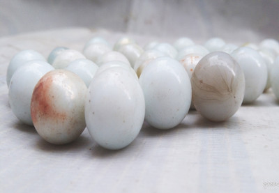 Jiyansh Traders 30 Pcs Mix Milky Colour Kanche Marble Glass Ball Goli in Stone Pebble Regular Round Fire Glass Pebbles(White 30 Pieces)