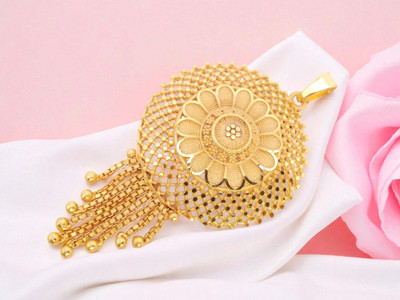 Pretty Queen Forming Plated Big Size Floral Pendant/Dollar For Chains For Women/Girls,1 Gram Gold-plated Copper, Brass Pendant