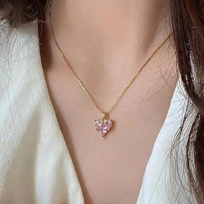 Amisha Hub Alloy Pendant