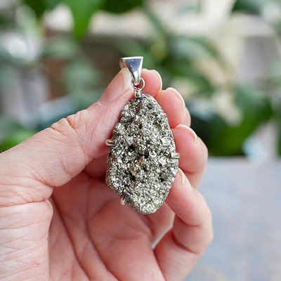 VIBESLE Natural Golden pyrite Wealth Finance Crystal Rough Raw shape pendant Crystal Stone