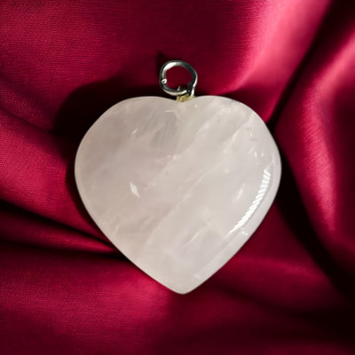 RSG BHAGYUDAY Bhagyuday Rose Quartz Crystal Heart Pendant (Without Chain) Quartz Crystal Pendant
