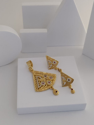 DENISHA Designer Ethnic Pendant Set Gold-plated Cubic Zirconia Alloy Pendant Set