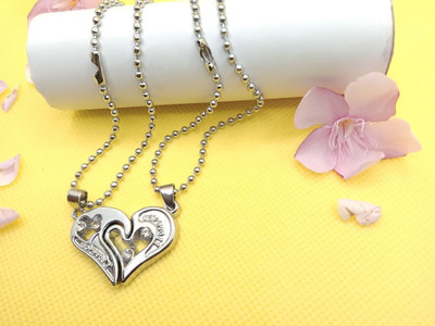 EndlessFashion C 897_RR JSE-VR-SLV DIL Stone Pendant Set