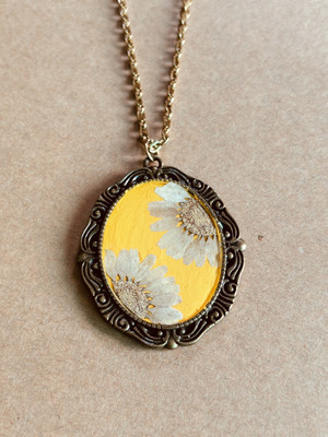 crafcan Antique Resin Pendant with Real Flowers | Pack of 1 Resin Pendant
