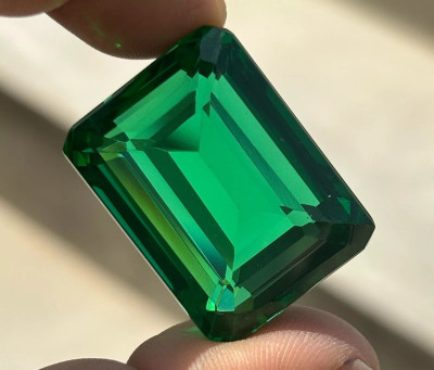 JEMSPRIME 7.25 Ratti 6.45 Crt Brazilian Emerald Panna Original Gemstone AA++ Quality Emerald Stone