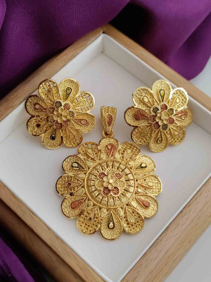 Palli Creation Brass Gold-plated Gold Jewellery Set(Pack of 1)