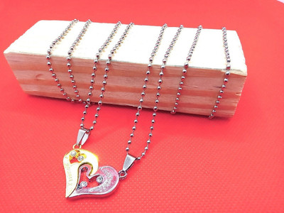 Animated F 405_JSE-yllw hut brt seema_288 Stone Pendant Set