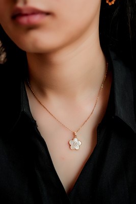 queralt Alhambra Necklace Stainless Steel Pendant Set