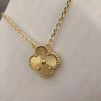 Temora Gold Plated Four leaf Charm Laxury Clover Necklace For women Gold-plated Plated Stainless Steel Chain Set