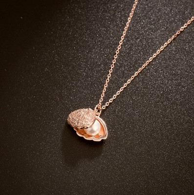 Mahimajewles Women Pendant Locket Gold-plated Diamond, Pearl Metal Pendant