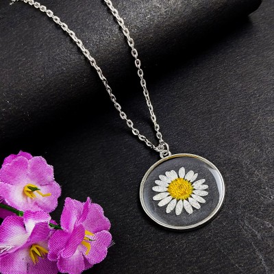 Saizen Dry White Sunflower with glass stainless steel pendant locket Rhodium Stainless Steel Pendant