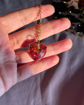 SnipNclip Crafts Heart shape pendant (Rose preserved in Pendant) for women Plastic