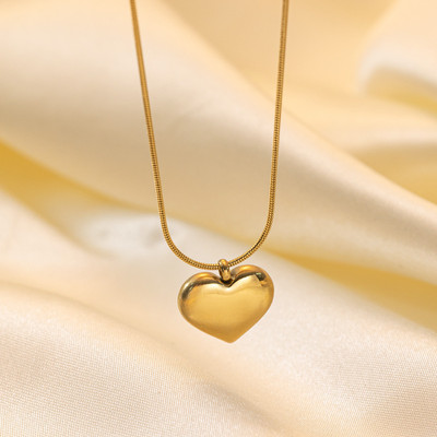 Divastri Heart pendant for women Girls anti tarnish necklace chain locket Aesthetic Gold-plated Alloy, Metal, Brass, Stainless Steel Pendant