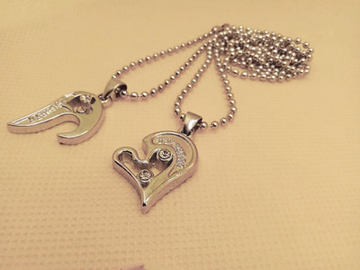 Teeragaj C 506_new_JSE-SLVR HRT PENDENT_523 Stone Pendant Set