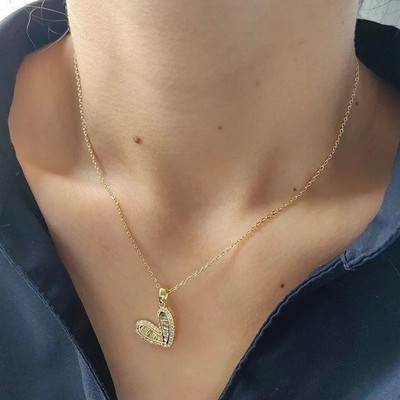 STYLE KRAFT ROSEGOLD HEART SHAPE PENDANT WITH CHAIN FOR WOMENS GIRLFRIEND Gold-plated Cubic Zirconia, Diamond, Zircon Alloy, Stainless Steel Pendant Set