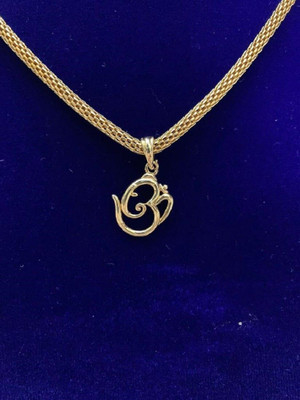 Armoise Trending Pendant locket & Stylish Locket Chain Gold-plated Alloy