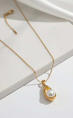 The Hawk Vision Pearl Drop Gold Pendant Gold-plated Pearl Alloy Pendant Set