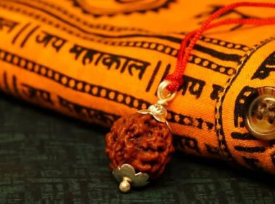 Beautum 3 Mukhi Rudraksha Three Face Rudraksha Nepali Rudraksha Code:11 Wood Pendant
