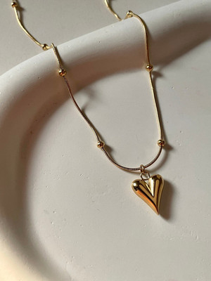 Shailaja Anti Tarnish Gold Plated Heart pendant necklace For Women Gold-plated Stone Pendant Set