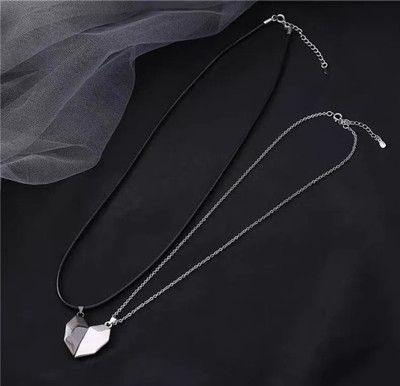 vs unique collections Broken Heart Magnetic Love Couple Locket Pendant With Clavicle Rope And Chain Silver Stainless Steel Pendant
