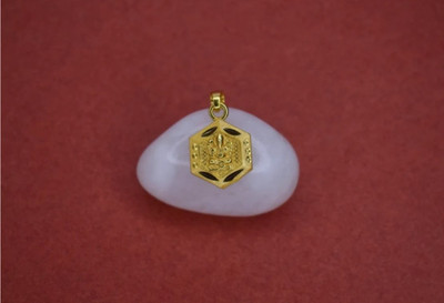 KAAYRA Hexa Shape Shri Ganapsti Ji Design Pendant Gold-plated Brass Pendant Set