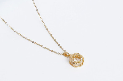 JASUNIQ CHIC GOLD-PLATED CIRCULAR PENDANT NECKLACE Gold-plated Cubic Zirconia Stainless Steel Pendant