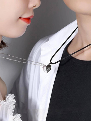 house of common Magnetic Heart Couple Pendant for Friendship day/Valentine day Silver Alloy Pendant Set