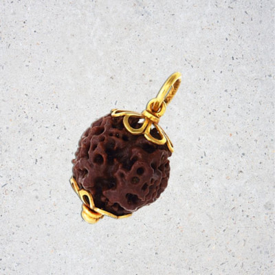 PLUYBaba Samagri Rudraksha 5 Mukhi Nepali Rudraksha Certified 5 Faced Rudraksha for Men and Women Gold-plated Brass, Wood Pendant