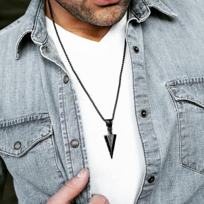 EndlessFashion F 186_JSE-blk arrw+blk hug Silver Stone Pendant Set