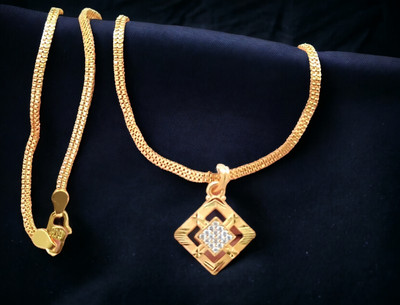 DIVS FASHION DESIGNER SQUARE SHAPED PENDANT WITH CHAIN Gold-plated Diamond Brass Pendant Set