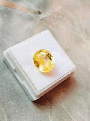 Vanishree World Original Yellow Sapphire/Pukhraj/Pokhraj Certified Natural Gemstone Sapphire Glass Locket