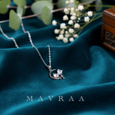MAVRAA MAVRAA Silver-Plated Moon Cat Pendant Necklace for Women & Girls Enamel Crystal Alloy Pendant