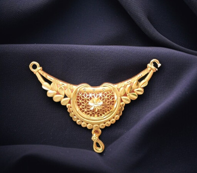 DIVS FASHION MANGALSUTRA PENDANT WITH FANCY CUTWORK DESIGN Gold-plated Brass Pendant Set