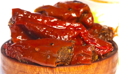 KUSUM HOUSE INDUSTRY SahJi Lal Mirch Bharwa Achar |Stuffed Red Chilli Achaar Red Chilli Pickle(500 g)
