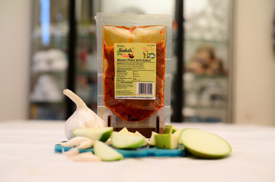 Siaksh Special Tasty Mango garlic pickle Fresh Achar Mango, Garlic Pickle(100 g)