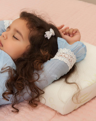 araami Baby contour memory foam Pillow Memory Foam Solid Baby Pillow Pack of 1(White)