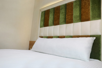 VLYSIUM Microfibre, Polyester Fibre Sleeping Pillow Pack of 1 Stripes very soft comfort takiya pregnancy full body pillow 18x54 (45x137 cm) inch(White)