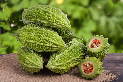 AFARTIOBINA 48 Pc Bitter Gourd/Karela/Bitter Melon Gardebnibg Vegetable Seed(48 per packet)