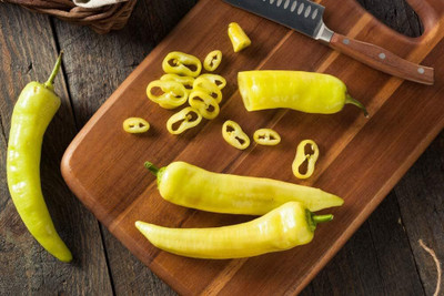 Qualtivate GBPT-4A Sweet Banana Pepper Chilli Seed(300 per packet)