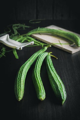 XOLDAA FI QUALITY RIDGE GOURD Seed(22 per packet)