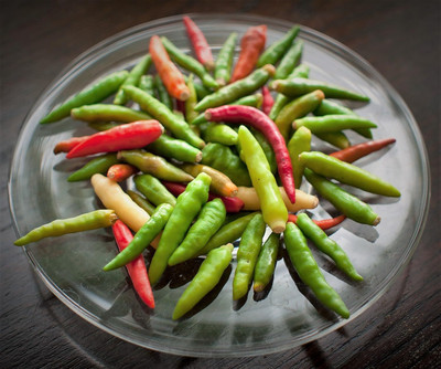 Qualtivate HUA-3A DARK GREEN Hot Chilli Long Red Seed(300 per packet)
