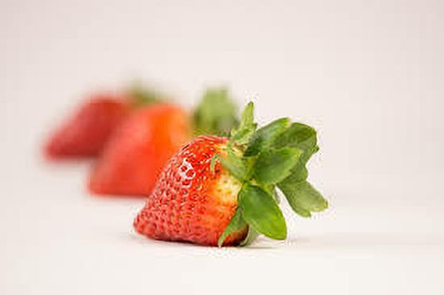 XOLDAA BEST QUALITY HYBRID STRAWBERRY Seed(170 per packet)