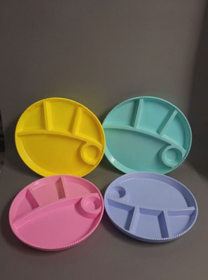 twenty five store Sectioned Plastic Plates Round plates with multiple compartments Sectioned Plate(Pack of 6)