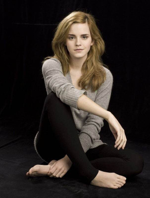 Emma Watson on fine art paper 13x19 Fine Art Print(19.1 inch X 13.1 inch, Rolled)