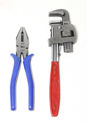 WallVilla Pack Of 2 Hand Tools Combo 1Pcs Plier | 1Pcs Pipe Wrench 12in Hand Tool Kit(2 Tools)