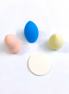 AMAZING BELIVER AMAZING SOFT MAKEUP PUFF SPONGE , BLENDERE & ASY TO USE LONG LASTING PACK OF 4