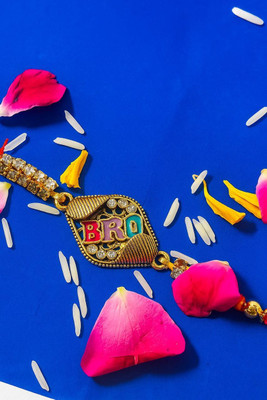 manii traders Designer RK-BRO-TEXT-GLD24 Mauli Thread Rakhi  Set(1 rakhi with sindoor and rice)